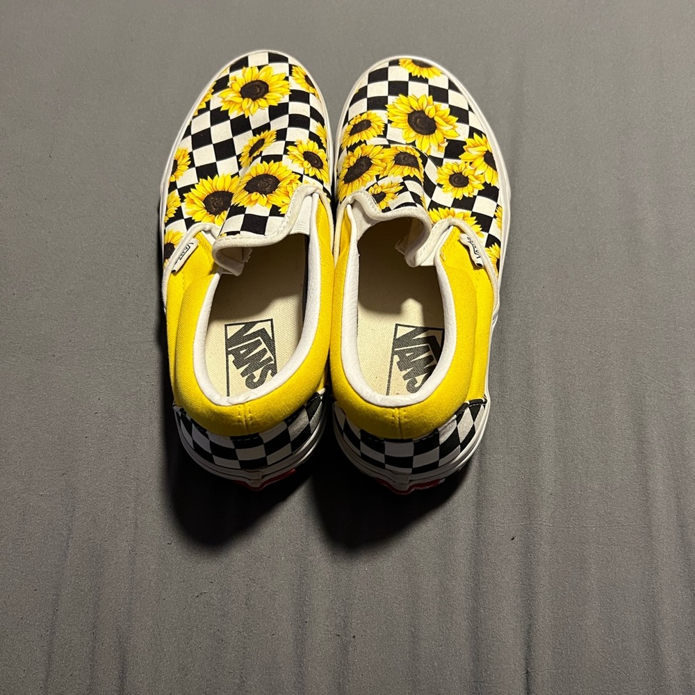 Vans women’s Customized Sunflower Checkered Slip-On Shoes